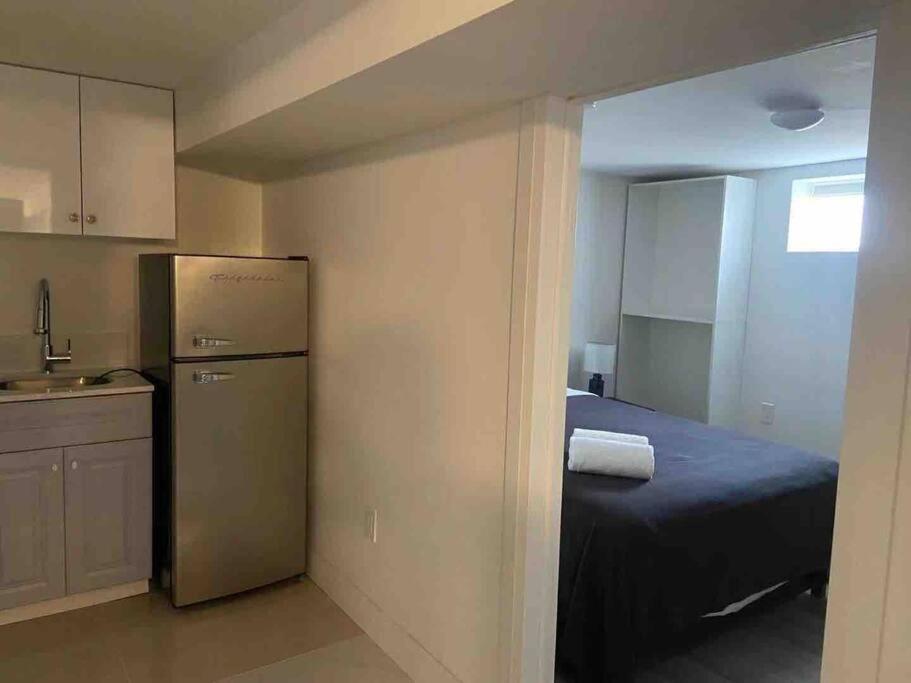 Modern House Newly Furnished 3 Mins Drive To Fall Niagara Bagian luar foto