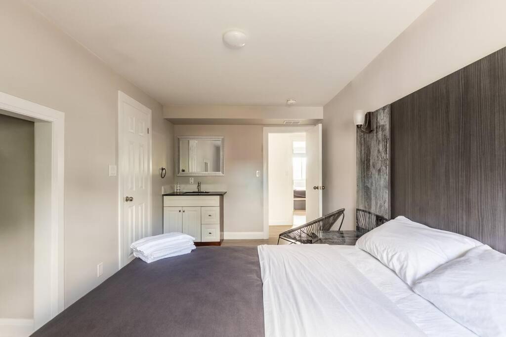 Modern House Newly Furnished 3 Mins Drive To Fall Niagara Bagian luar foto