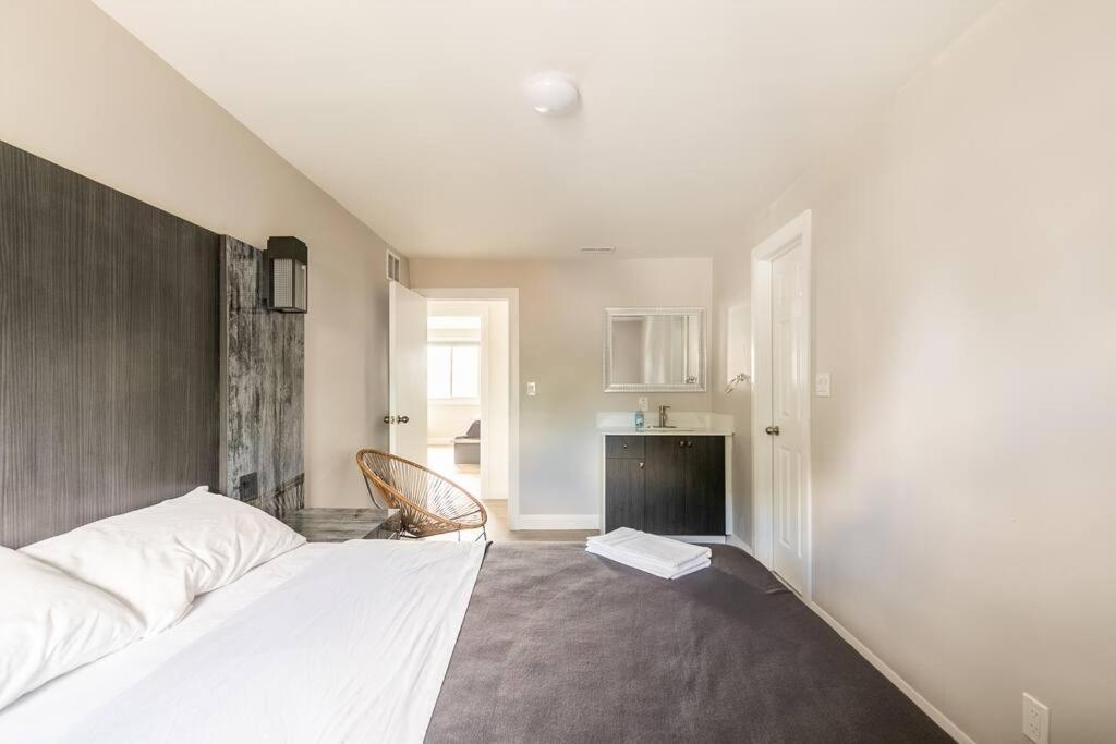 Modern House Newly Furnished 3 Mins Drive To Fall Niagara Bagian luar foto