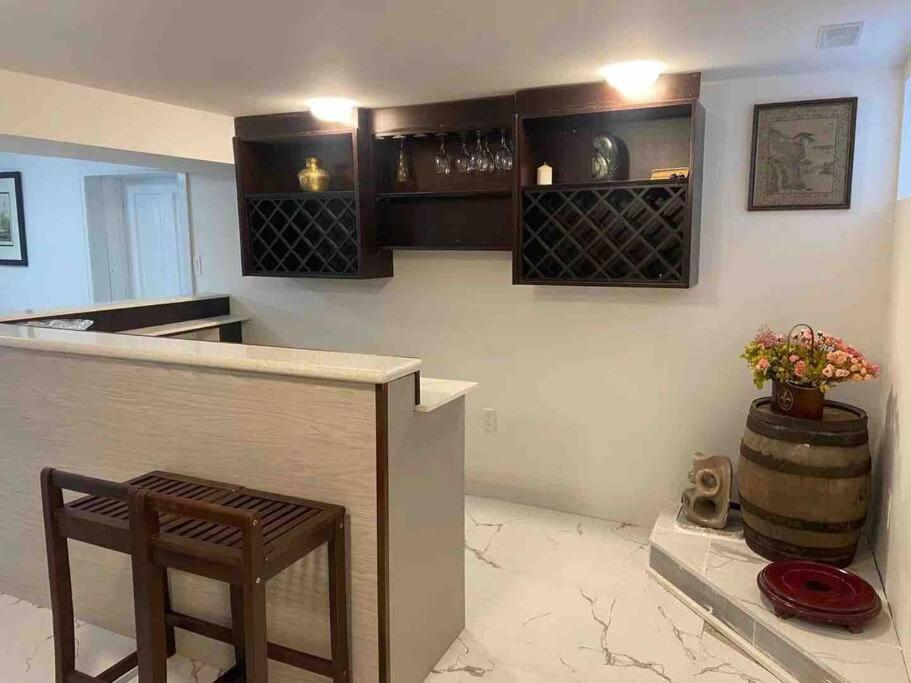 Modern House Newly Furnished 3 Mins Drive To Fall Niagara Bagian luar foto